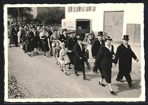Foto-AK Harthausen /Scher, Besucher auf einem Sängerfest