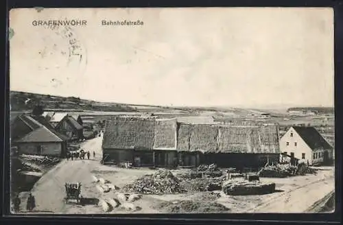 AK Grafenwöhr, Bahnhofstrasse mit einer Baustelle