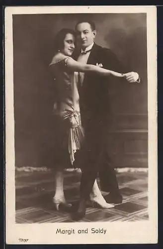 AK Tänzer Margit and Soldy in Abendkleidung