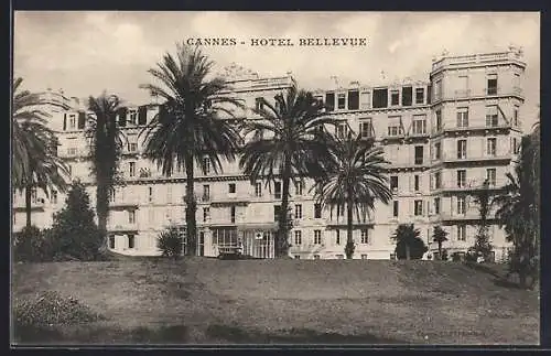 AK Cannes, Hôtel Bellevue avec palmiers majestueux