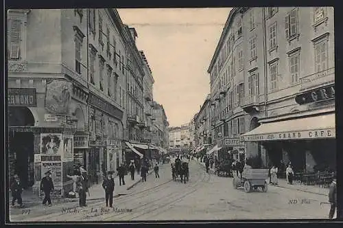 AK Nice, La Rue Masséna animée avec passants et boutiques