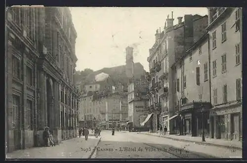 AK Cannes, L`Hôtel de Ville et le Suquet