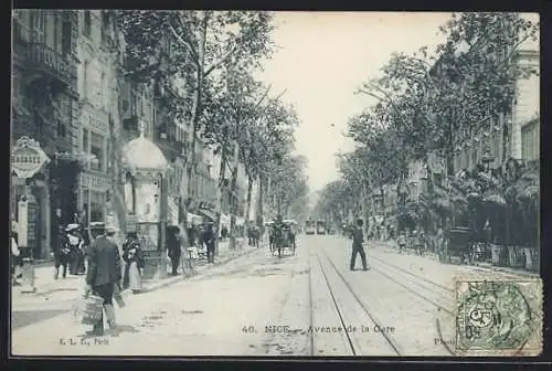 AK Nice, Avenue de la Gare avec passants et tramway