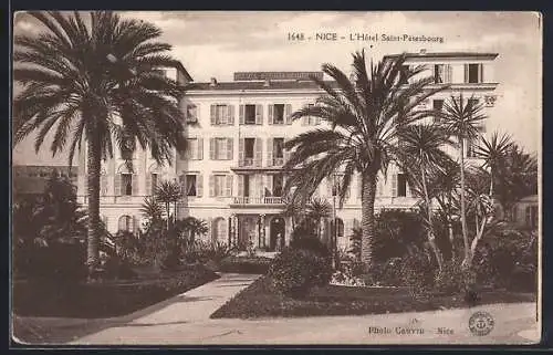 AK Nice, L`Hôtel Saint-Pétersbourg entouré de palmiers