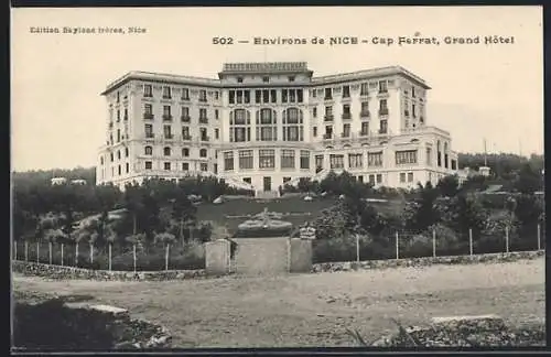 AK Cap Ferrat, Grand Hôtel majestueux entouré de jardins verdoyants
