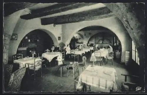 AK Magagnosc, Le Restaurant dans la salle du vieux moulin à huile (XVIe siècle)