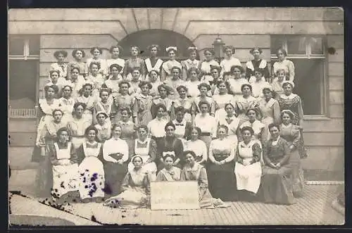 Foto-AK Berlin-Schöneberg, Absolventinnen des Lette-Verein 1912