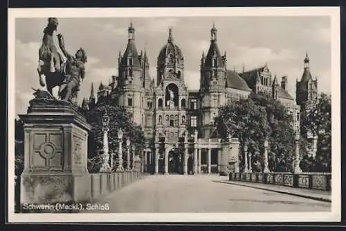 AK Schwerin / Mecklenburg, Blick auf das Schloss