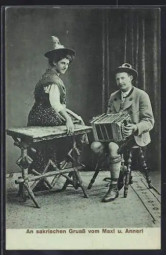 AK Maxi und Annerl, Portrait mit Ziehharmonika