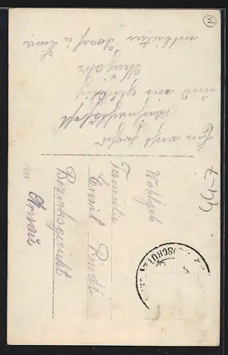 AK Mädchen mit Puppe auf verschneiter Strasse, Frohe Weihnachten