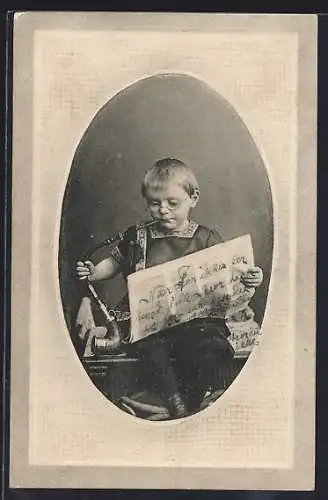 AK Kleiner Junge mit Pfeife und Zeitung