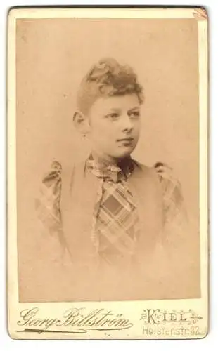 Fotografie Georg Billström, Kiel, Holstenstrasse 22, Porträt eines Mädchens