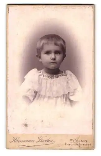 Fotografie Hermann Fischer, Elbing, Friedrichstrasse 4, Porträt eines kleinen Kindes
