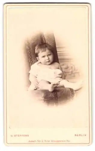 Fotografie G. Steffens, Berlin, Anhalt-Str. 2, Porträt eines kleinen Kindes