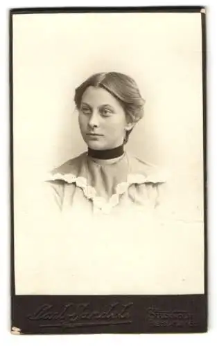 Fotografie Carl Sandels, Stockholm, Fredsgatan 15, Porträt einer jungen Frau