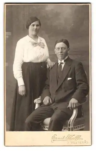 Fotografie Ernst Tholff, Westerås, Elegantes Paarporträt