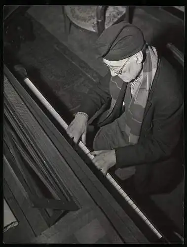 Fotografie Schriftsteller Andre Gide am Piano spielt Chopin