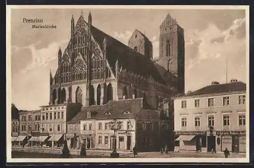 AK Prenzlau, Marktkirche mit Strasse, Corset-Geschäft, Mohren-Apotheke