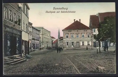 AK Hammelburg, Marktplatz mit Bahnhofstrasse, Geschäft Johann Schreiner