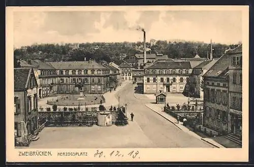 AK Zweibrücken, Herzogsplatz mit Denkmal
