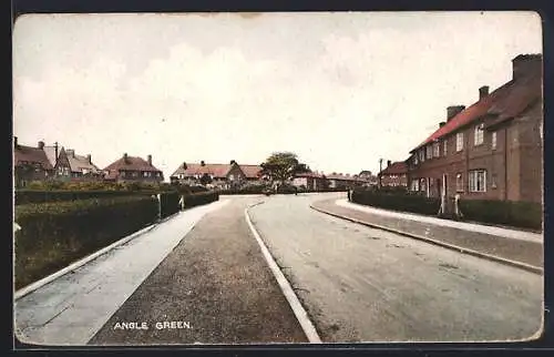 AK Hull, Angle Green