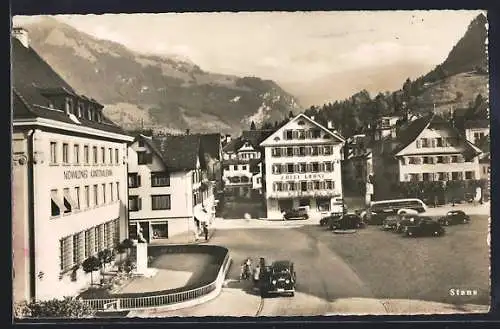 AK Stans, Strassenpartie mit Hotel Krone und Nidwaldner Kanonalbank