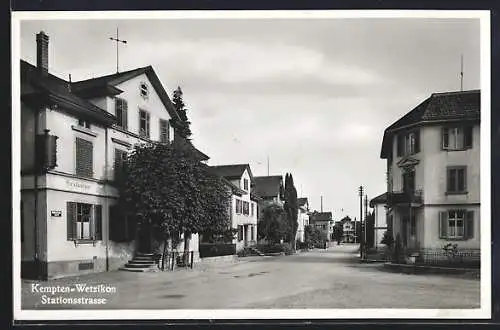 AK Kempten-Wetzikon, Ortspartie an der Stationsstrasse