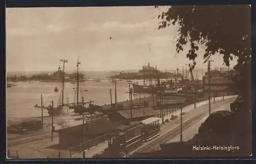 AK Helsinki, Hafenpartie mit Strassenbahn und Insel aus der Vogelschau