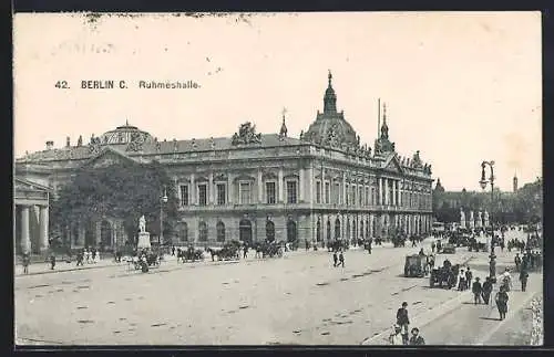 AK Berlin, Ruhmeshalle mit Kutschen und Fuhrwerken
