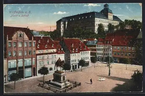 AK Weissenfels a. S., Markt und Schloss mit Reiterstandbild