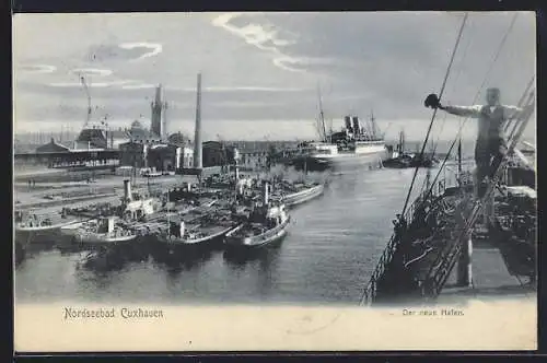 AK Cuxhaven, Mann am Mast eines Schiffes am Hafen