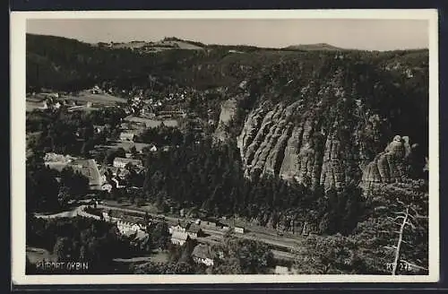 AK Oybin, Ortsansicht mit Bergen