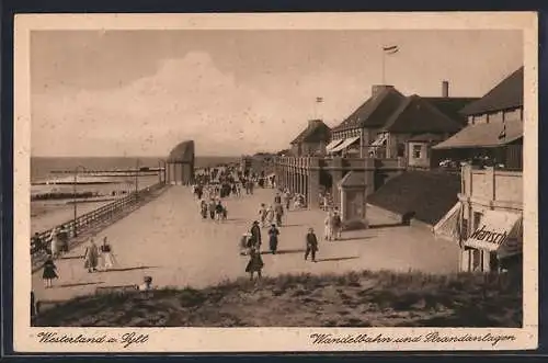 AK Westerland a. Sylt, Wandelbahn und Strandanlagen mit Geschäft Warisch