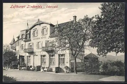 AK Lindenfels /Odenwald, Victoria Hotel mit Strasse, Gästen u. Pavillon