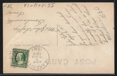 AK Lake City, IA, Zukunft, Zeppelin mit Galeere, Ballon & Flugzeug über der Stadt im Jahre 1950