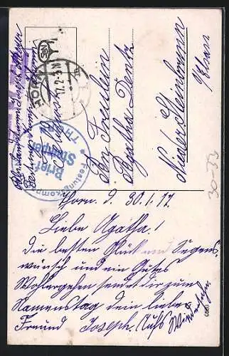 Foto-AK Kleiner Soldat in Uniform mit Blumenstrauss