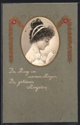 Präge-AK Fräulein mit einem Fingerring, Biedermeier