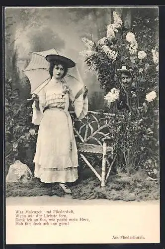 AK Herr im Gebüsch beobachtet Fräulein mit Schirm im Mai