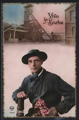 AK Ste Barbe, Bergarbeiter mit Lampe vor Bergwerk, Bergbau