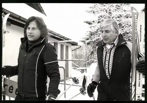 Fotografie Regisseur und Schauspieler Roman Polanski mit Gunther Sachse im Skiurlaub, Grossformat 25 x 17cm