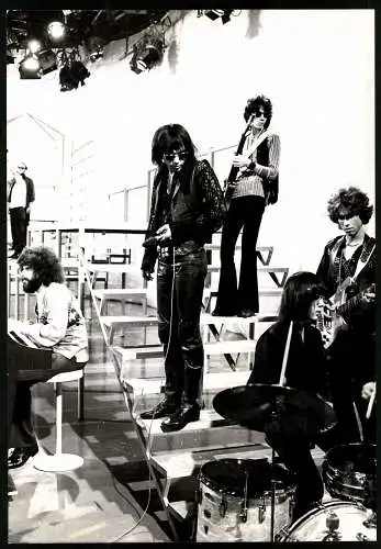 Fotografie Andre Csillag, London, Rock Band Steppenwold bei einer Probe im TV Studio, Grossformat 21 x 29cm