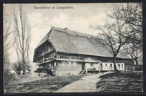 AK Langackern, Bauernhaus mit Zufahrt