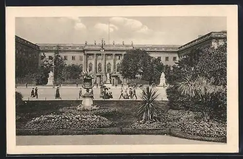 AK Berlin, Universität mit Passanten