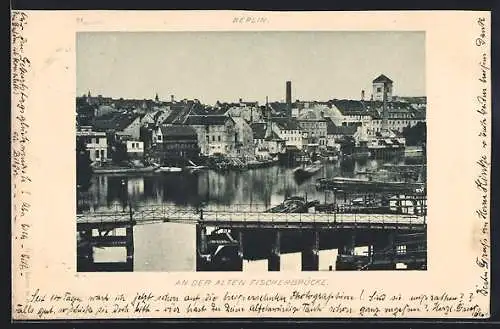 AK Berlin, Ortsansicht an der Alten Fischerbrücke mit Lastkähnen
