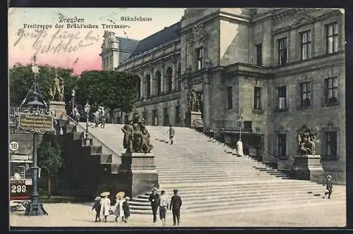 AK Dresden, Ständehaus, Freitreppe der Brühl`schen Terrasse
