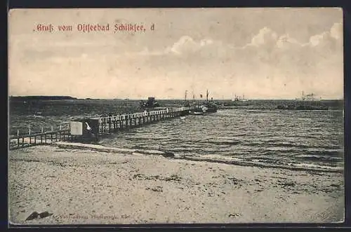 AK Schilksee, Strandpartie mit Steg und anlegendem Kahn