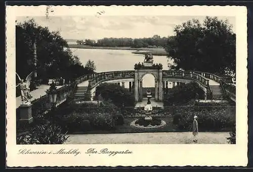AK Schwerin i. Mecklbg., Blick in den Burggarten