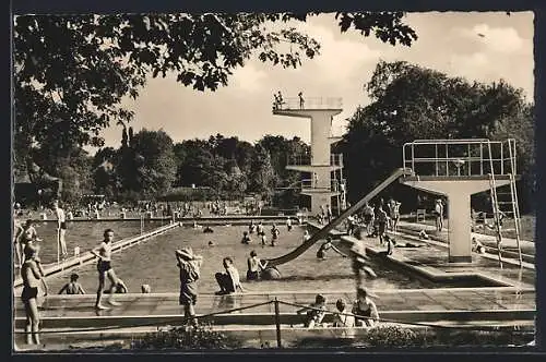 AK Bünde i. W., Schwimmbad mit Badegästen