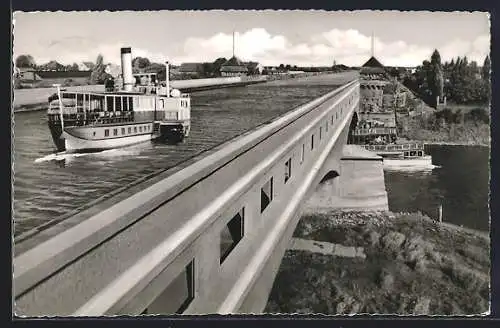 AK Minden / Weser, Überführung des Mittelland-Kanals über die Weser, Dampfer
