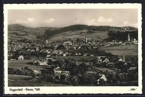 AK Deggendorf /Donau, Ortsansicht mit Kirchen und Fabrik